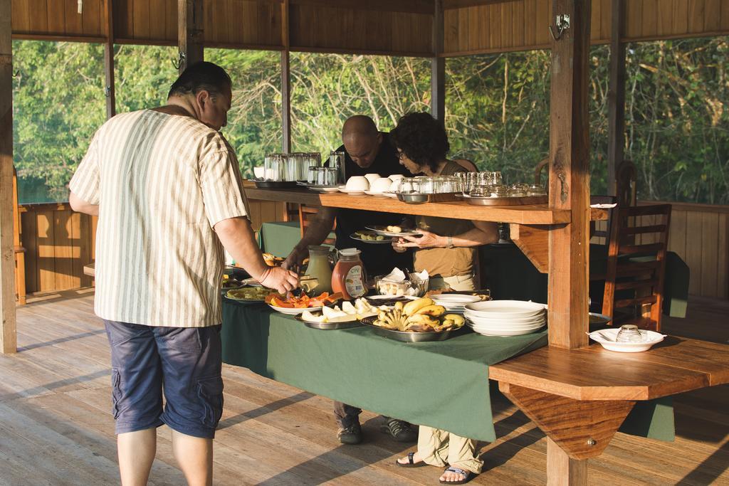 Amazon Arowana Lodge Careiro Eksteriør billede